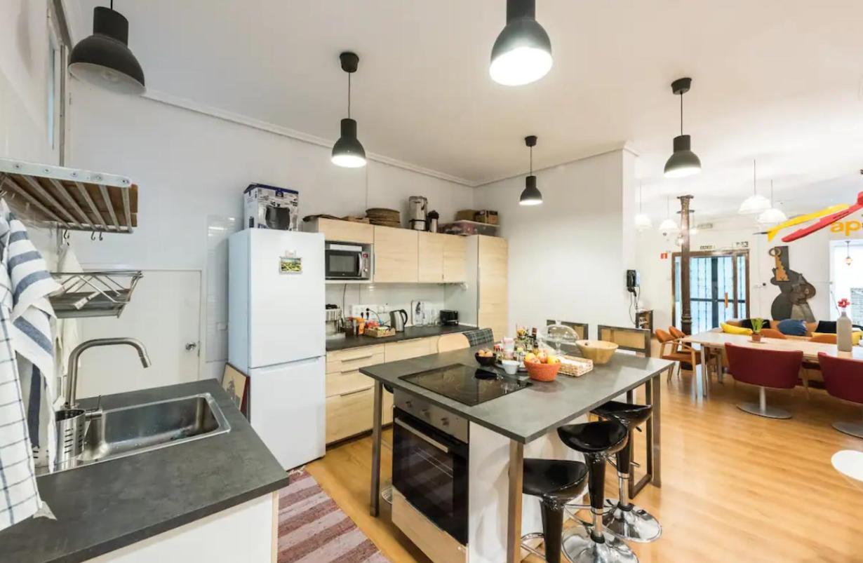 Encomienda Guest House Madrid Extérieur photo