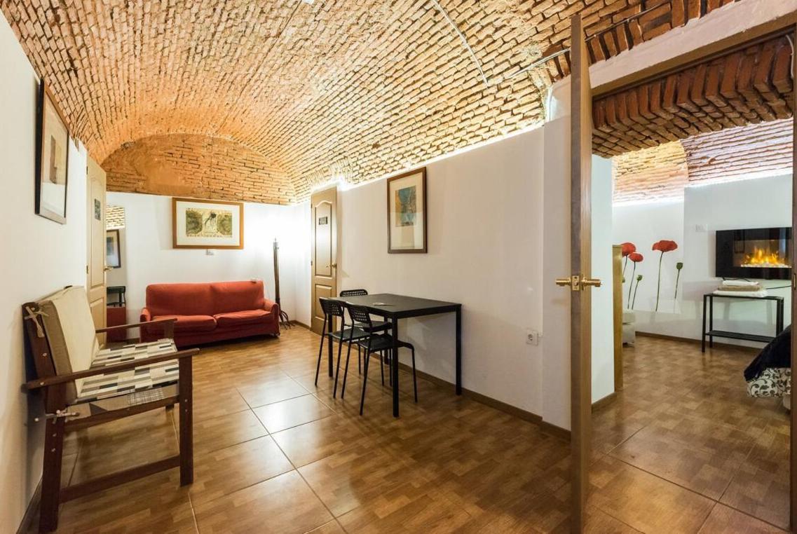 Encomienda Guest House Madrid Extérieur photo