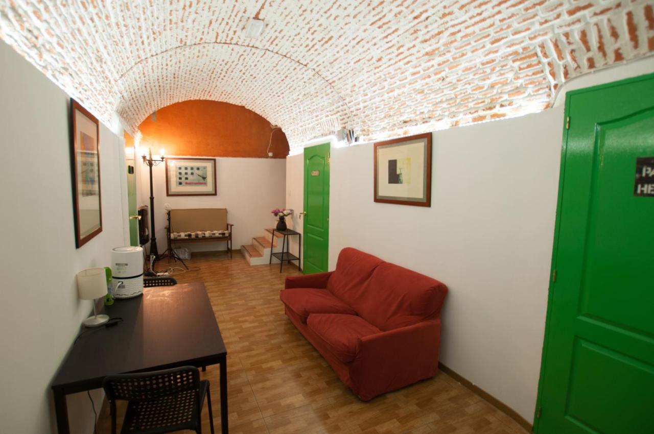 Encomienda Guest House Madrid Extérieur photo